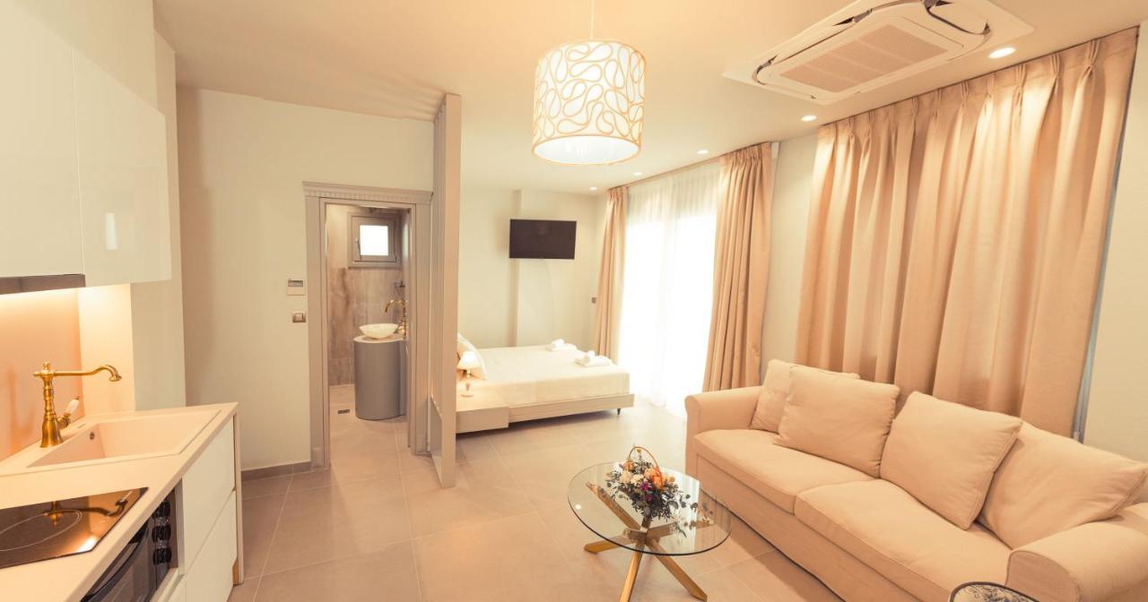 Io Luxury Pool & Hot Tub Suites Preveza Exteriör bild