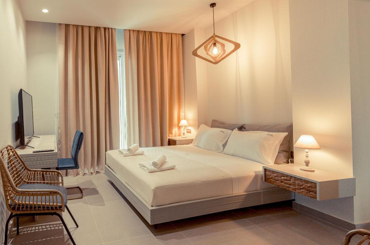 Io Luxury Pool & Hot Tub Suites Preveza Exteriör bild
