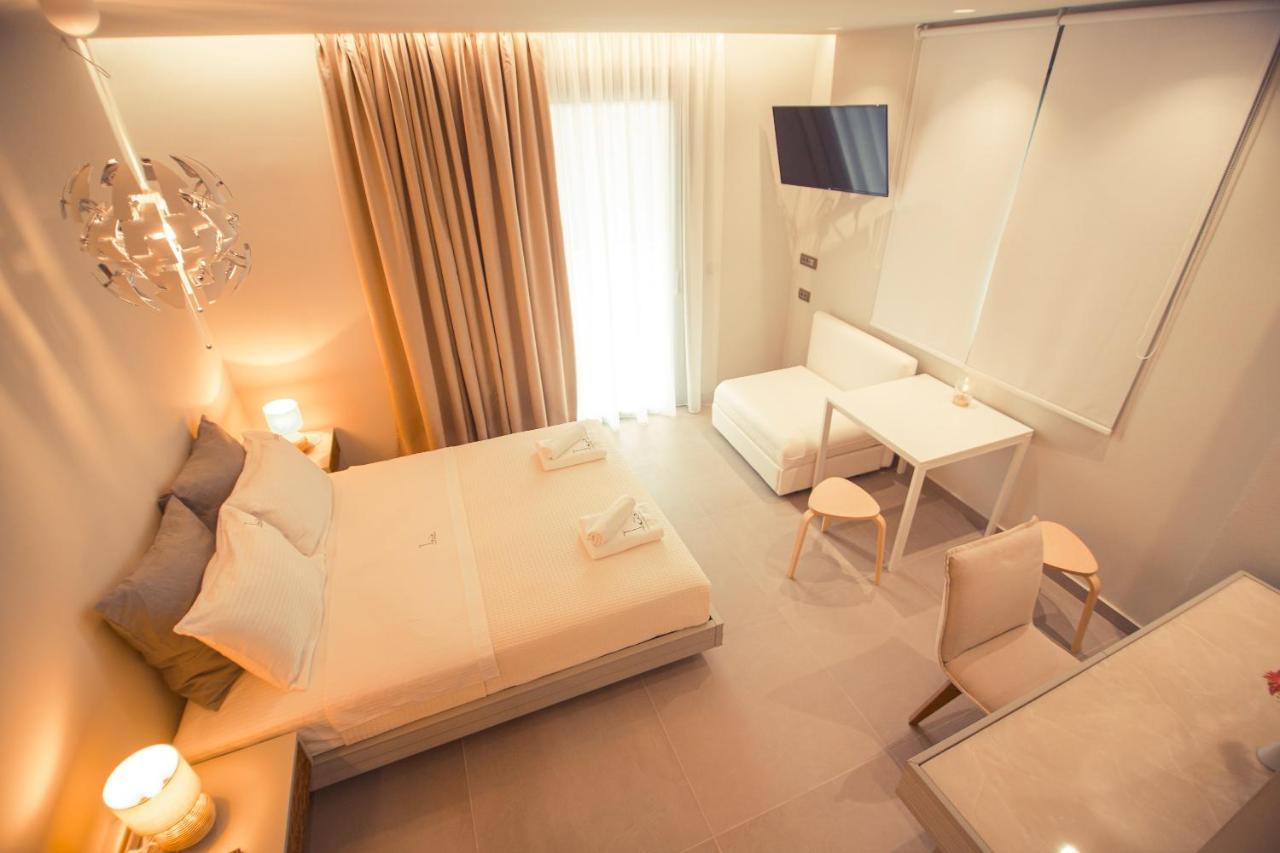Io Luxury Pool & Hot Tub Suites Preveza Exteriör bild