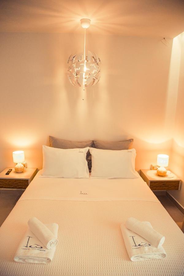 Io Luxury Pool & Hot Tub Suites Preveza Exteriör bild