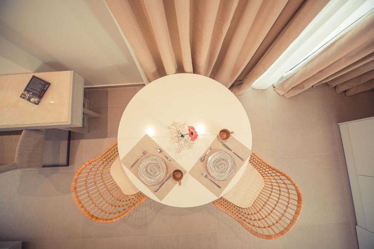 Io Luxury Pool & Hot Tub Suites Preveza Exteriör bild
