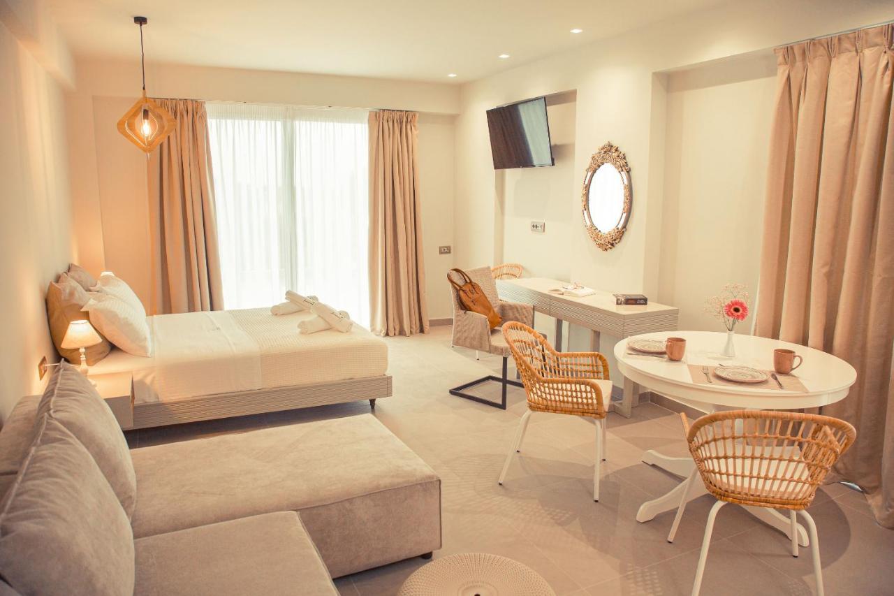 Io Luxury Pool & Hot Tub Suites Preveza Exteriör bild