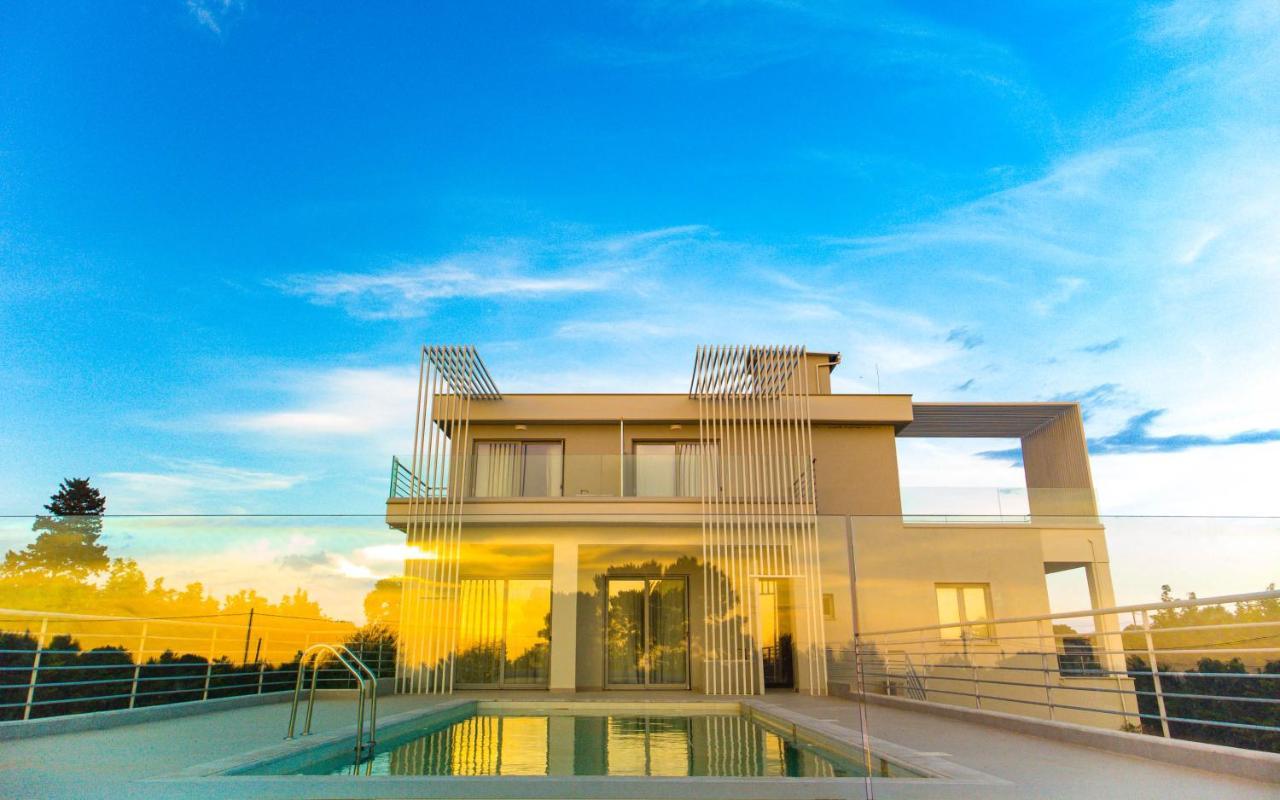 Io Luxury Pool & Hot Tub Suites Preveza Exteriör bild