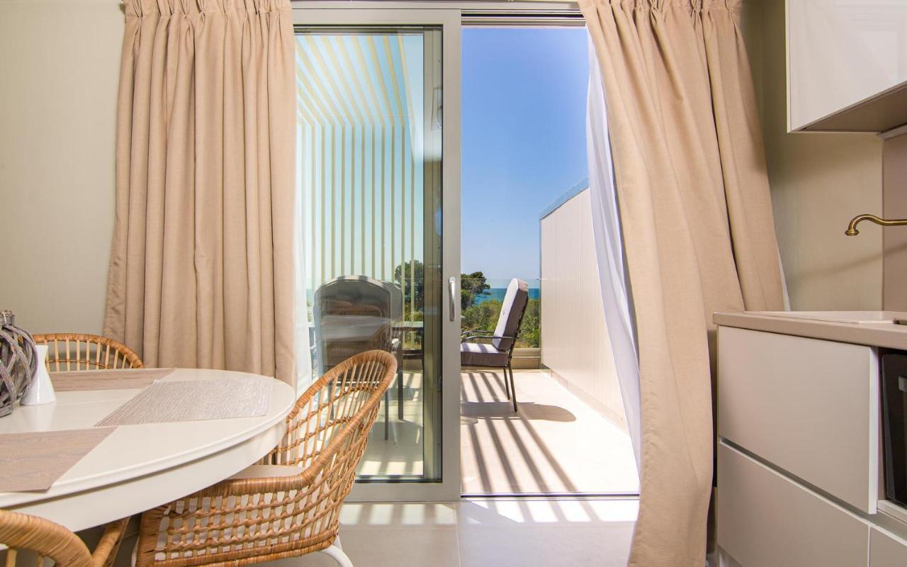 Io Luxury Pool & Hot Tub Suites Preveza Exteriör bild