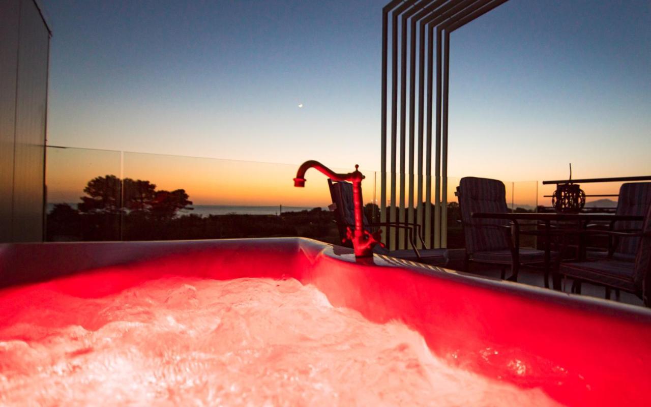 Io Luxury Pool & Hot Tub Suites Preveza Exteriör bild