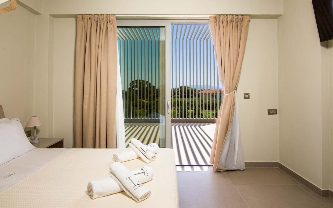 Io Luxury Pool & Hot Tub Suites Preveza Exteriör bild
